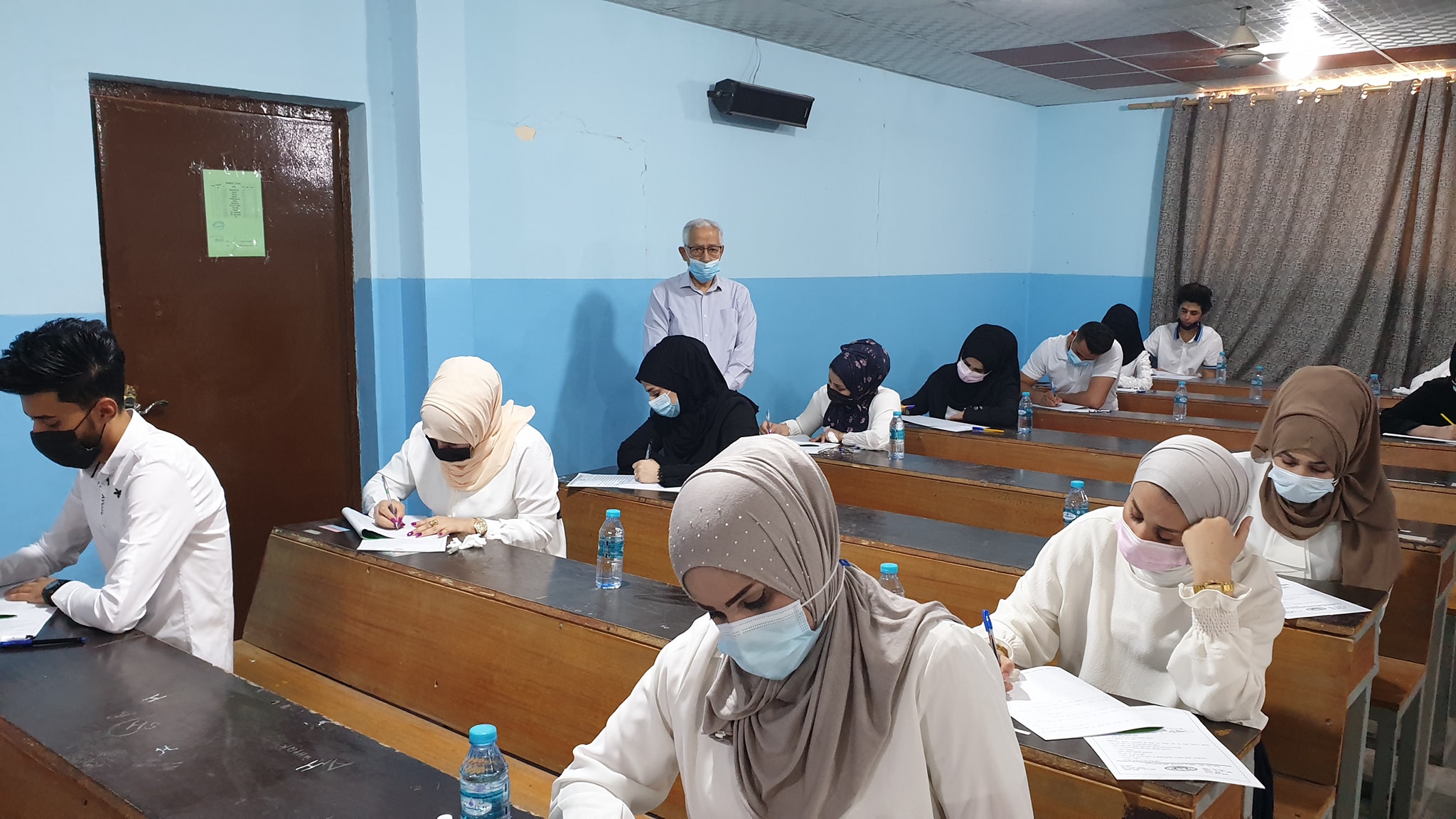 عميد كلية شط العرب الجامعة يتفقد القاعات الامتحانية الحضورية لقسم القانون