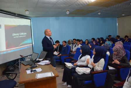 حلقة نقاشية في النقد الادبي